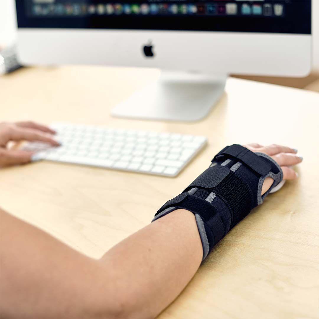 Aero-Tech Neoprene Wrist Splint